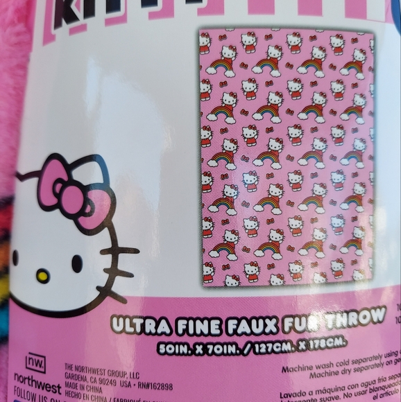 NWT Hello Kitty Rainbow Pink fleece blanket throw - Picture 2 of 4